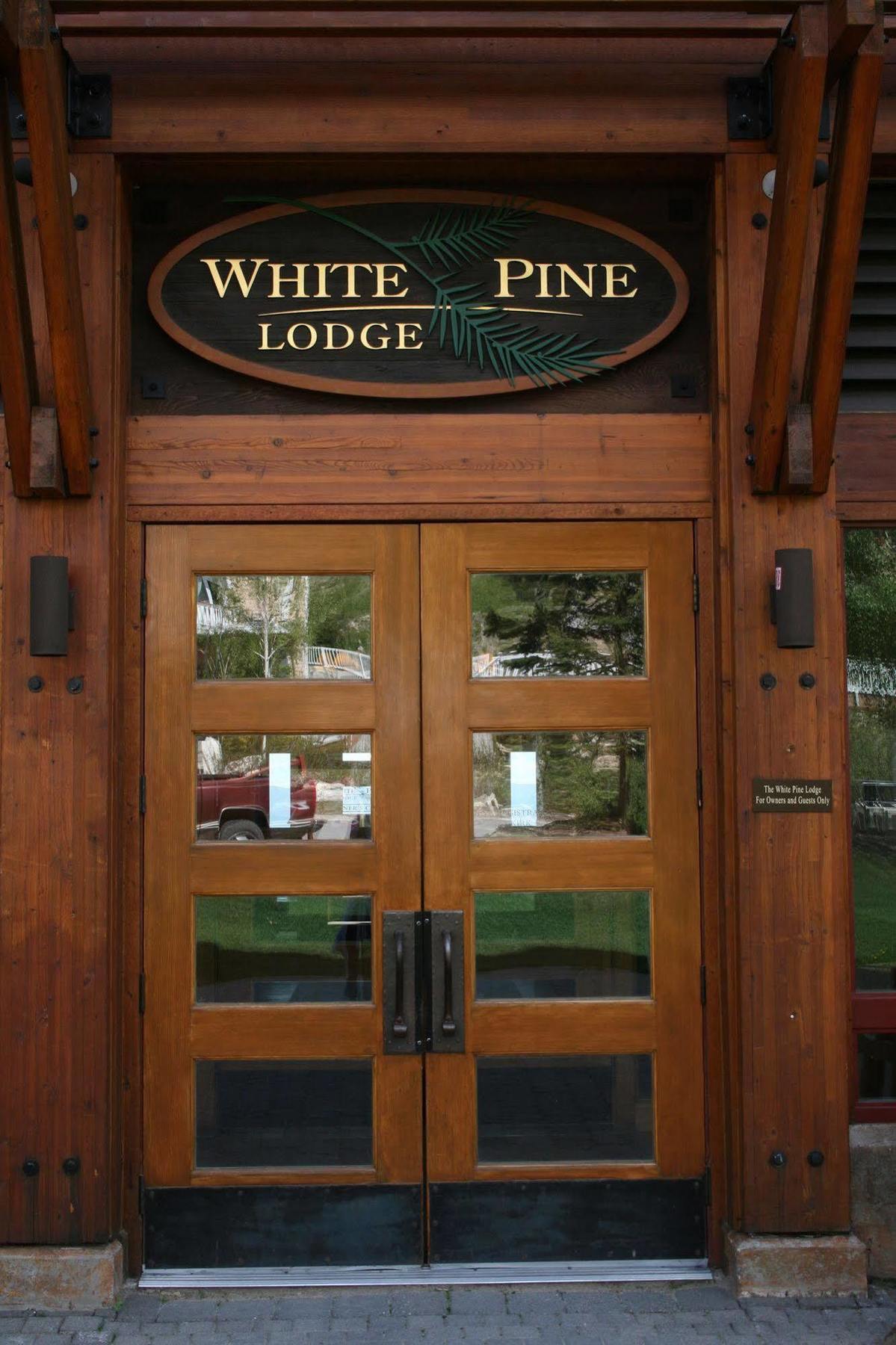 Schweitzer Mountain Resort White Pine Lodge Сандпойнт Экстерьер фото